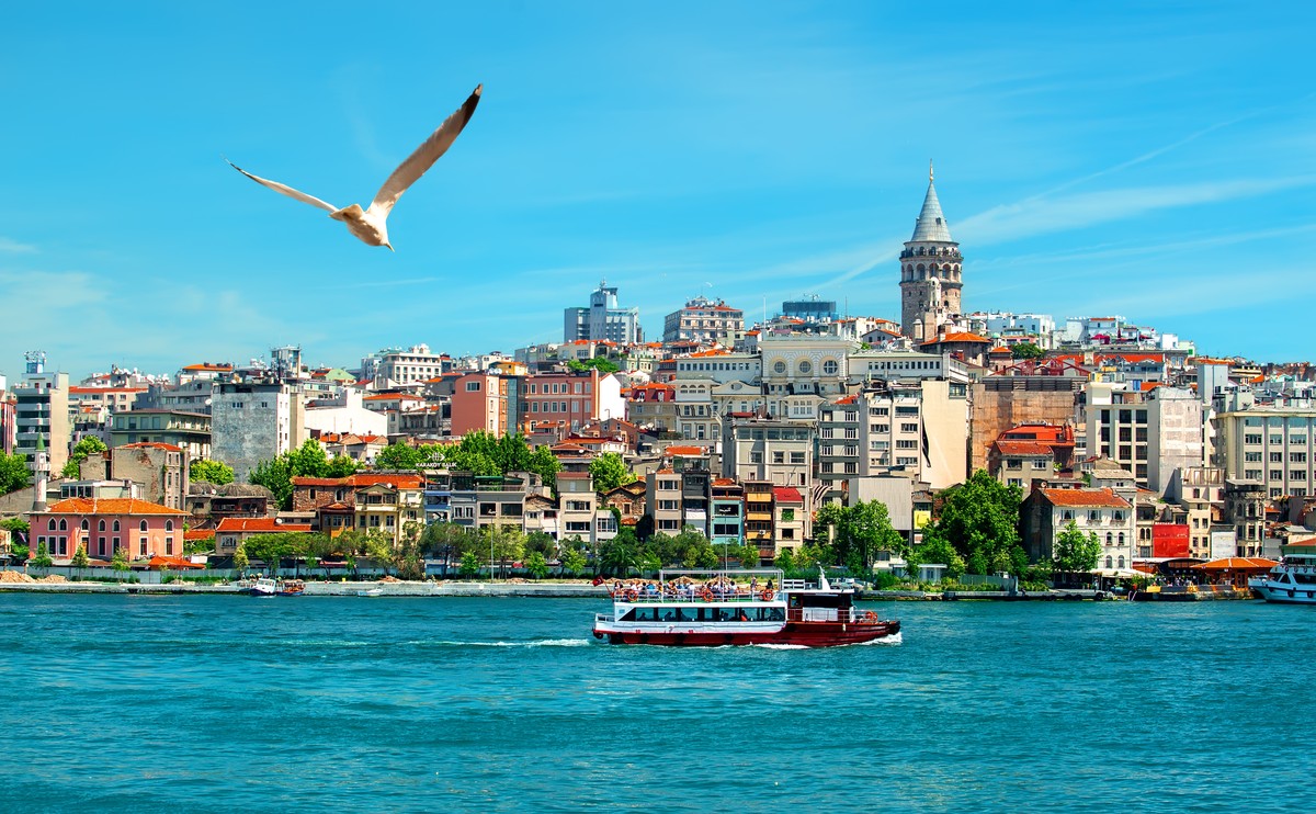 Red Wings запускает рейсы из Москвы и Екатеринбурга в Стамбул