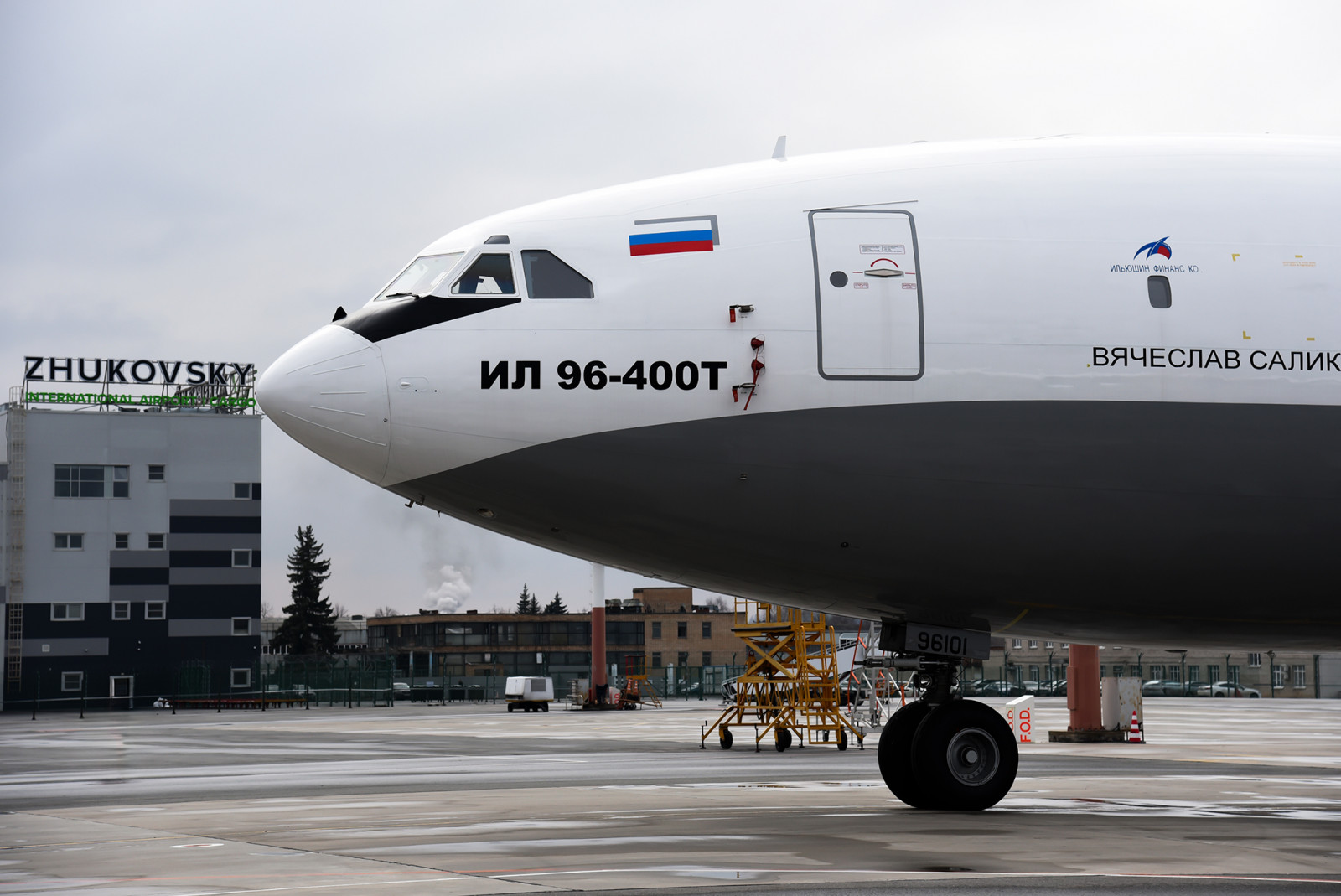 Обновленный Ил-96-400Т Sky Gates выполнил первый рейс на Камчатку