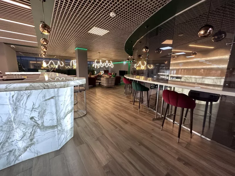 Шведский стол, барное меню и меню ресторана по системе a la carte